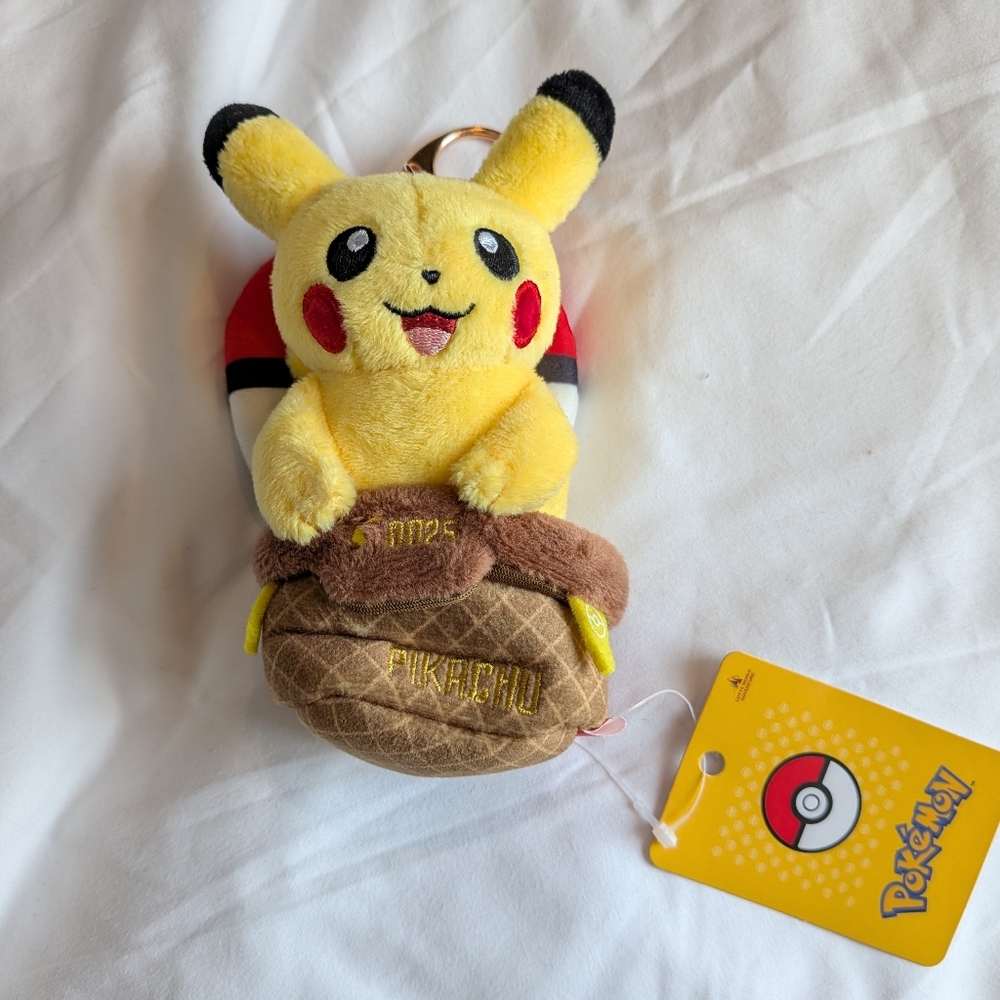 NWT LOTTE WORLD PIKACHU BALLOON SEOUL KOREA EXCLUSIVE KEYCHAIN PLUSH